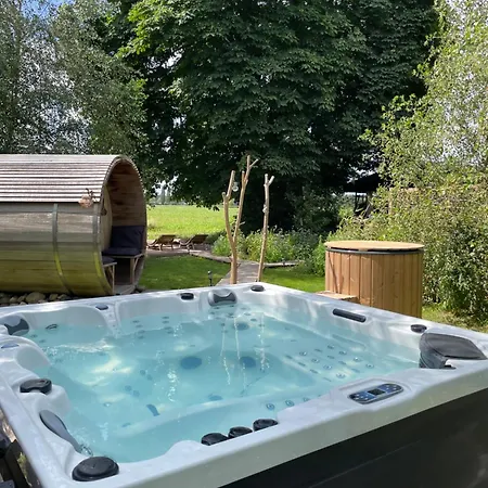 De Rode Zonnehoed Kleine Wellness Bed & Breakfast