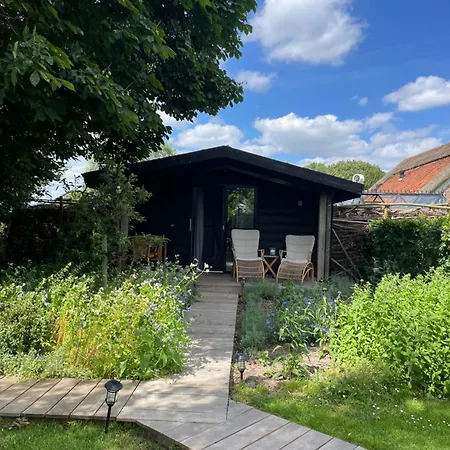 De Rode Zonnehoed Kleine Wellness Bed & Breakfast
